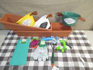lot 43 image: Green Thumb Gardening Starter Pack-Everything to Get started
