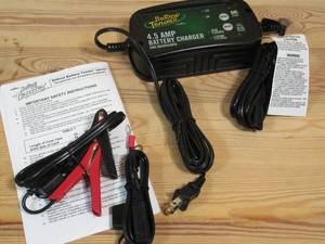lot 108 image: Battery Tender 4.5 Amp SuperSmart Battery Charger & Maintainer
