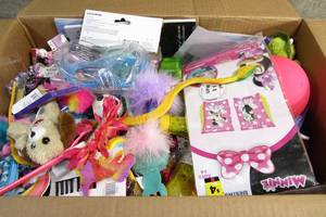 lot 184 image: 12 x 13 x 22 Box Kids Toys and Activities