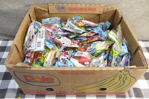 lot 190 image: Banana Box of Balloon Packs