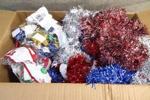 lot 199 image: 21 x 12 x 13 Box of Christmas Bows and Tinsel Garlands