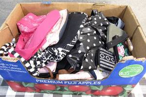 lot 221 image: Apple Box of Womens Shoulder Hand Bags Clutches