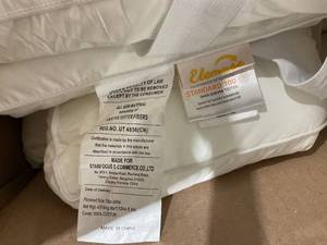 lot 117 image: ELEMUSE King Size Mattress Topper - White