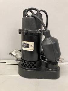 lot 409 image: Everbilt 13 HP Aluminum Sump Pump Tether Switch