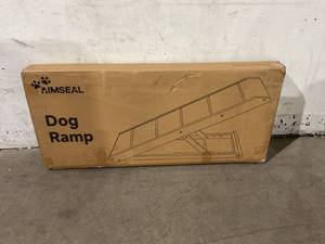 lot 82 image: AIMSEAL Extra Wide Pet Ramp