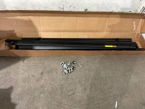 lot 95 image: Gator ETX 5 ft 7 inch Black Soft Roll Up Truck Bed Tonneau Cover