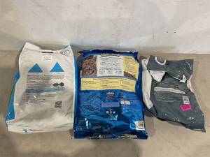 lot 275 image: LOT of 2-bags of cat litter and1-bag of Blue Wilderness Cat Food