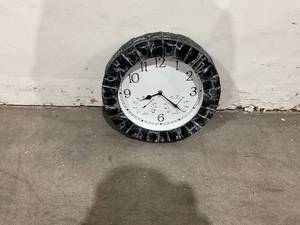 lot 163 image: Bestime 14-Inch Plastic Clock, Thermometer, Hygrometer