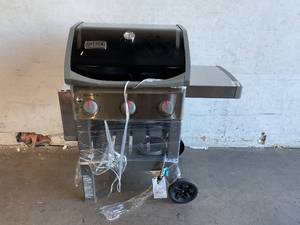 lot 17 image: Weber Spirit II E-310 3-Burner Natural Gas Grill - Black