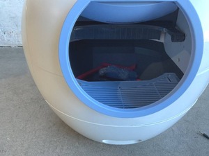 lot 19 image: ELS PET Self Cleaning Cat Litter Box, X-Large - Blue