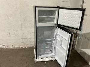 lot 28 image: RCA 7.5 cu ft 2 Door Refrigerator with Freezer - Stainless