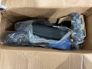 lot 172 image: JOYFLY Gaming Chair - Blue