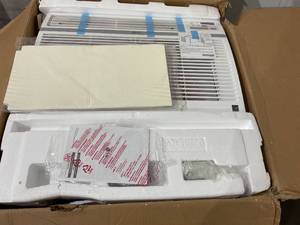 lot 46 image: LG 18,000 BTU 230208-Volt Window Air Conditioner - White