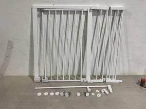 lot 302 image: Safety 1st Easy Install 36 Extra Tall and Wide Gate, Fits Between 29 And 47