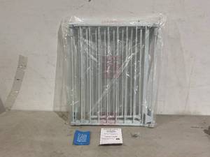 lot 303 image: Regalo Flexi Extra Wide Baby Gate - White