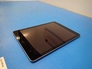 lot 19 image: Apple&nbspiPad 5th Gen A1823  64GB of storage  Includes power cable