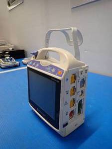 lot 34 image: Nihon Kohden Lifescope BSM-1753A Bedside Patient Monitor   power test only ($100 reserve)