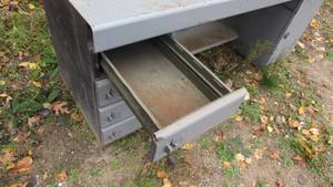 lot 22 image: Large Metal Desk