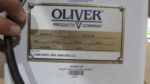 lot 93 image: Oliver Bun and Bagel Slicer