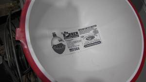 lot 11 image: Plastic Floating Bobber Cooler