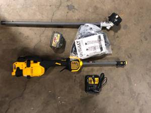 DEWALT 60V MAX Brushless Cordless Battery Powered Attachment Capable String Trimmer Kit, (1) FLEXVOLT 3Ah Battery and Charger  Customer Returns See Pictures