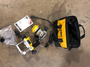 DEWALT 12 Amp Corded 2-14 Horsepower Fixed and Plunge Base Router Kit   Customer Returns See Pictures