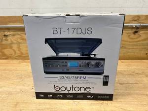lot 85 image: BOYTONE Turntabel with Cassette Player