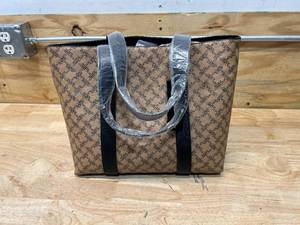 lot 67 image: FRENCH CONNECTION Purse