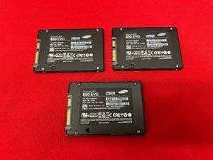 lot 28 image: SAMSUNG Lot of 3- 250GB 850 EVO Solid State Drives