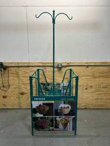 lot 99 image: Retail Display Stand