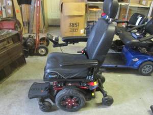 lot 1 image: (FRNT) Quantum Edge 3 Power Mobilit...
