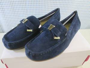 lot 34 image: (CSB) Isaac Mizrahi Live Dark Blue...