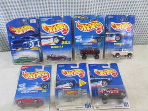 lot 35 image: (EC1) Assorted Hot Wheels in Packag...