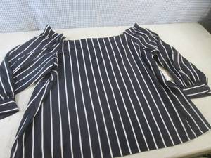 lot 44 image: (EC1) Collective Concepts Womens O...