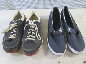 lot 55 image: (CSB) 2 Pairs Womens Shoes...