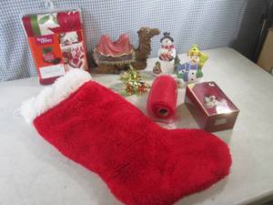 lot 72 image: (EW4) Christmas...