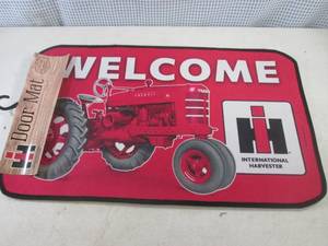 lot 99 image: (B-1) Farmall International Harvest...