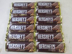 lot 134 image: (B-1) 12 King Hersheys Milk Chocola...