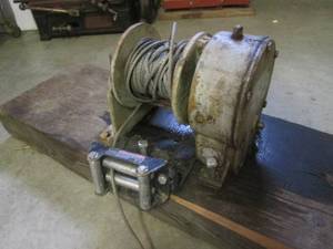 lot 164 image: (FS) Vintage Manual Winch...