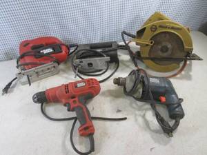lot 181 image: (EW3) Assorted Electric Black & Dec...