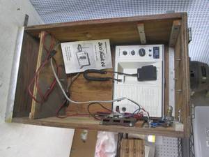 lot 184 image: (F-1) Uniden Sea Hawk 60 Tackle Box...