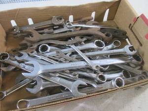 lot 192 image: (BS) Flat of Assorted Wrenches...