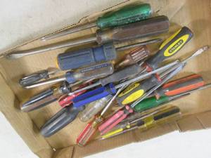 lot 193 image: (BS) Flat of Assorted Screwdrivers...
