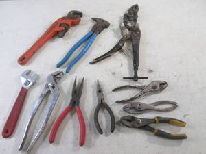 lot 198 image: (BS) Assorted Hand Tools...