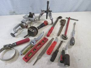 lot 199 image: (BS) Assortment of Tools...