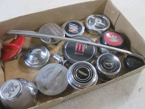 lot 202 image: (CSB) Misc Vintage Car Parts Hood O...