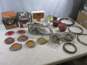 lot 203 image: (G-1) Assorted Lights and Reflector...