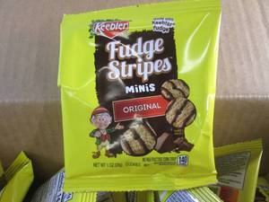 lot 238 image: (A-4) Case of 130 Bags Keebler Fudg...