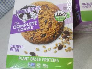 lot 287 image: (B-1) 2 Boxes Lenny & Larrys Oatme...
