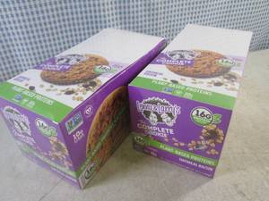lot 288 image: (B-2) 2 Boxes Lenny & Larrys Oatme...